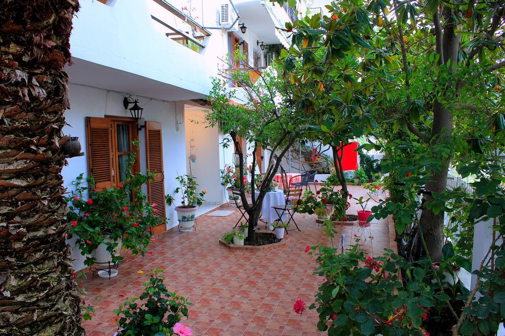 Vaya Zorba Studios Skiathos Town Ruang foto