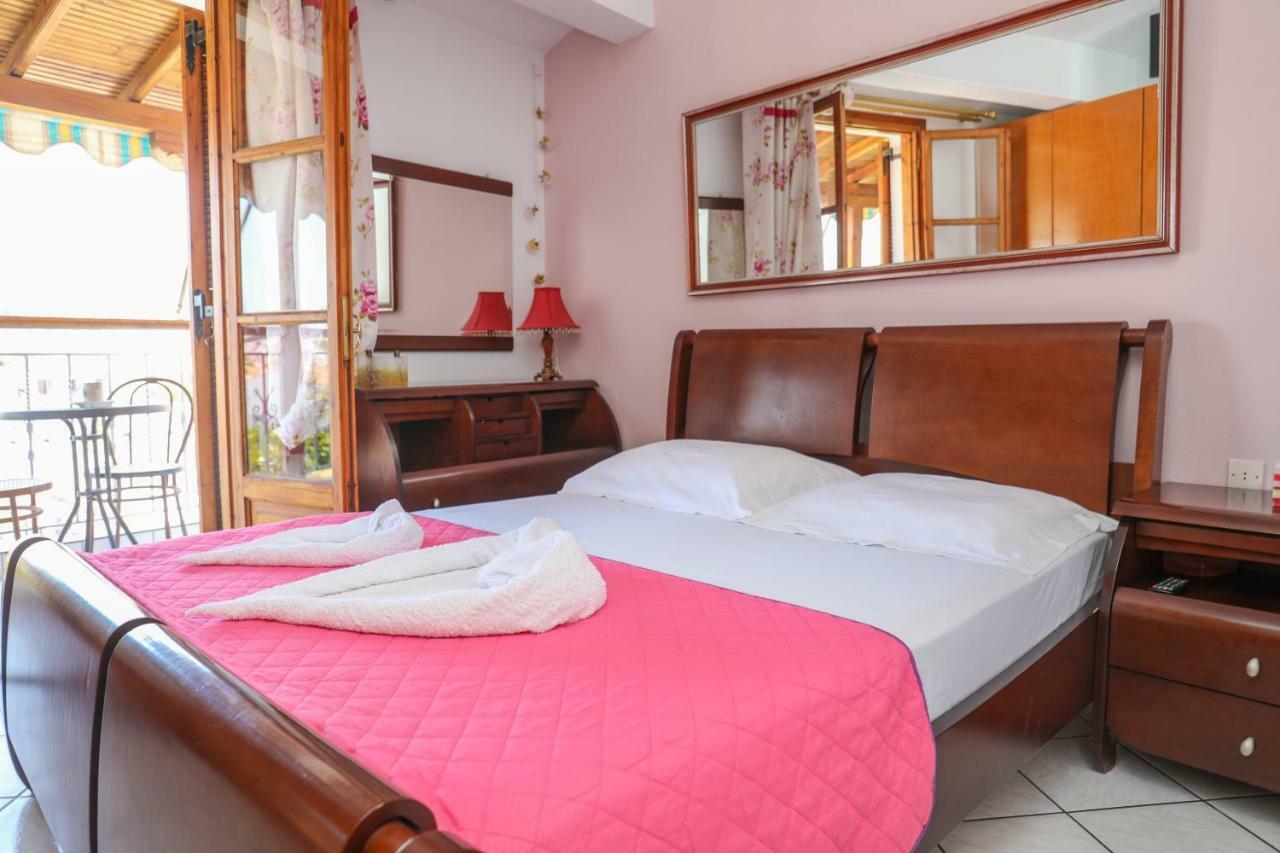 Vaya Zorba Studios Skiathos Town Bagian luar foto